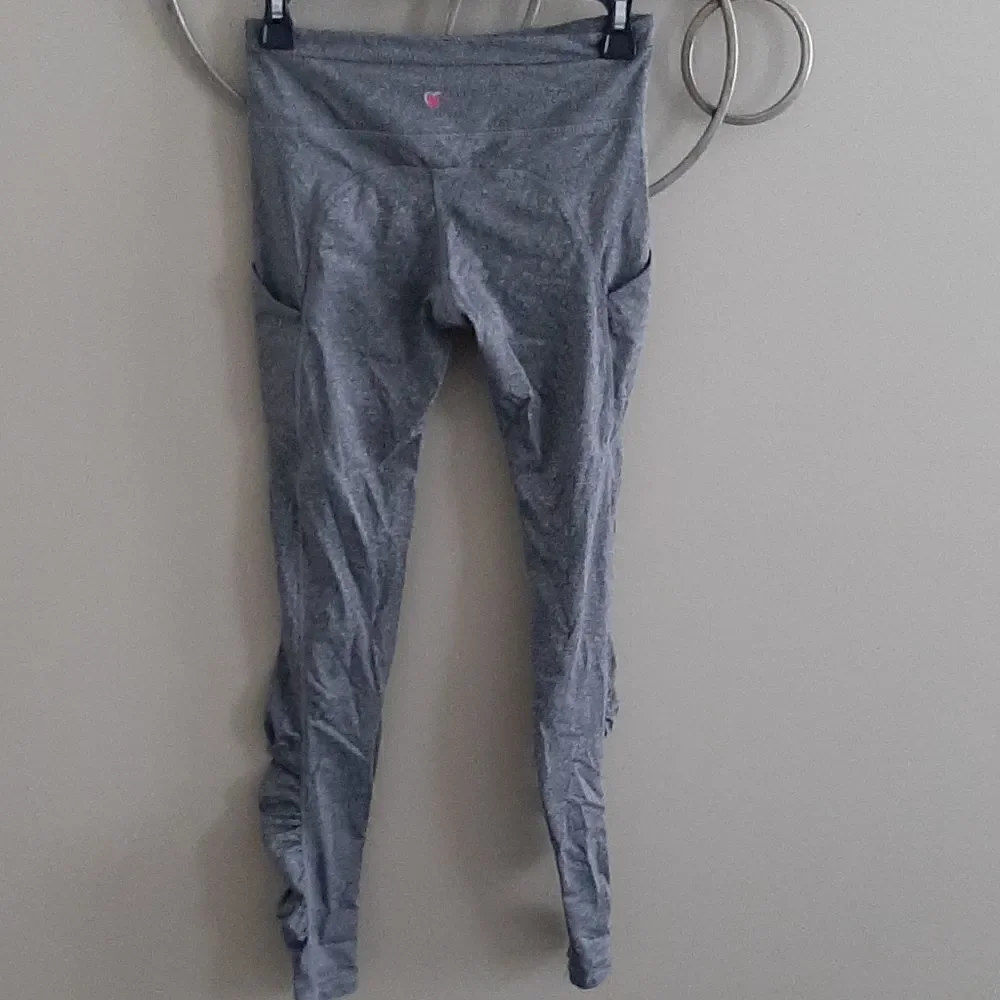 Gray ruffle leggings